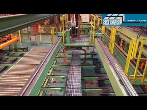 Automatic strapping machine for mesh sheet