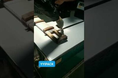 Strapping machine with semi-automatic function.