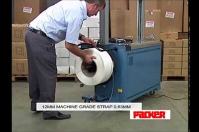 Strapping machine that operates automatically.