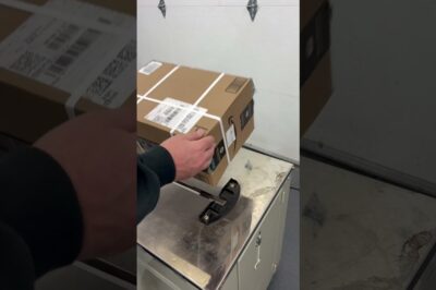 Machine that straps items automatically.