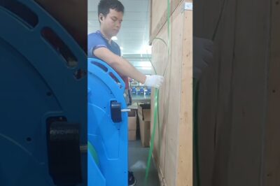 Inserting Strap into Sealing Head: A Quick Guide