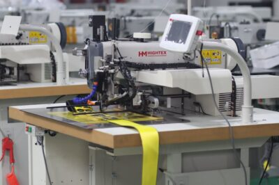 Durable sewing machine for tow straps and recovery straps.