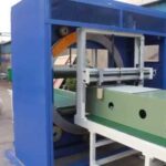 compact horizontal orbital stretch wrapper for large products and machines.
