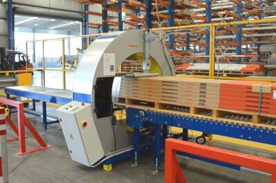 Horizontal cling film wrapper for orbital stretch wrapping machine