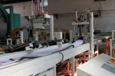 Plastic pipe packing machine operates automatically.
