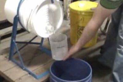 Steel Manual Pail Tipper – Compact Design